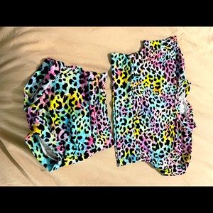 Girls 6-9 months bummies and lounge crop top